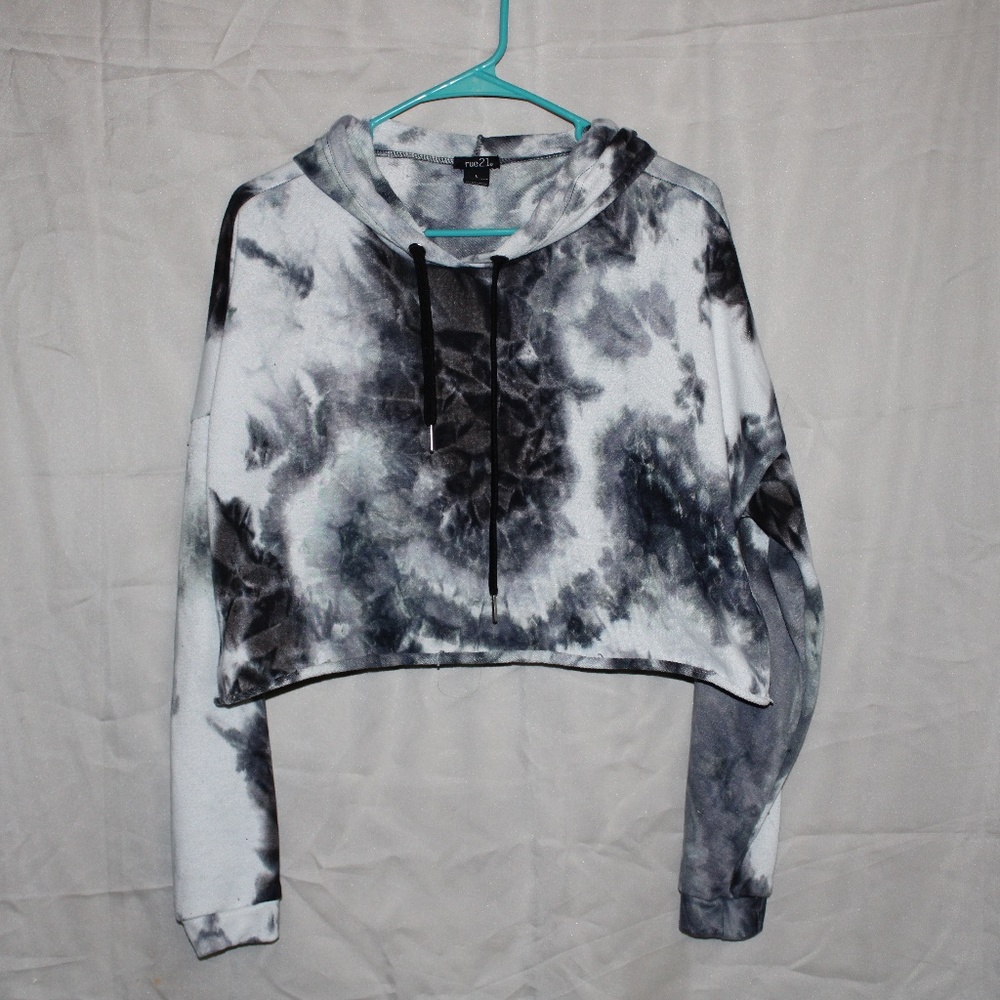 A Tye Dye Cropped Hoodie